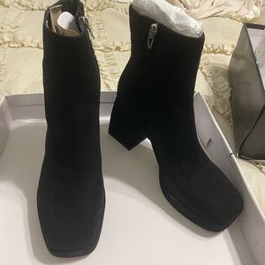 NWT NEVER WORN - Ulyses Black Suede Boots